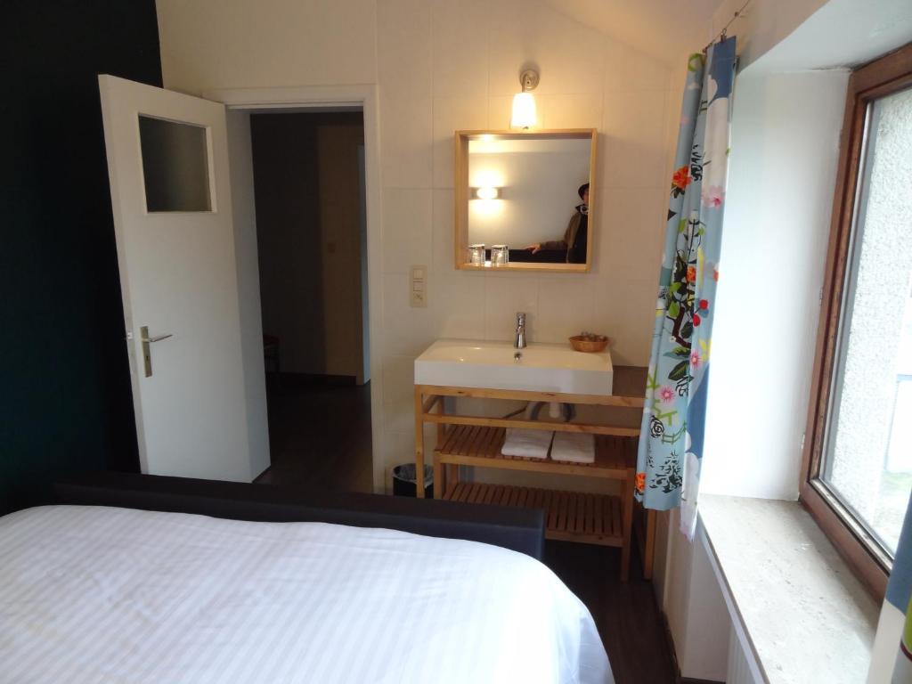 Guesthouse Les Tilleuls Fleurus Zimmer foto